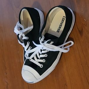 Converse tennis shoes,  women's 8.5